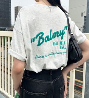 GeeRA（ジーラ）の「サガラ刺繍バックロゴＴシャツ（Tシャツ）」｜オートミール
