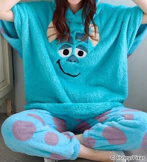 BELLUNA（ベルーナ）の「＜Ｄｉｓｎｅｙ＞【モンスターズ・インク（サリー）】両面ボアポンチョ（パジャマ・ルームウェア）」｜詳細画像