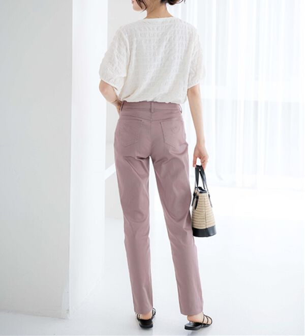 BELLUNA（ベルーナ）の「サラリ速乾！綿サテンストレッチカラーパンツ（フルレングスパンツ）」｜詳細画像