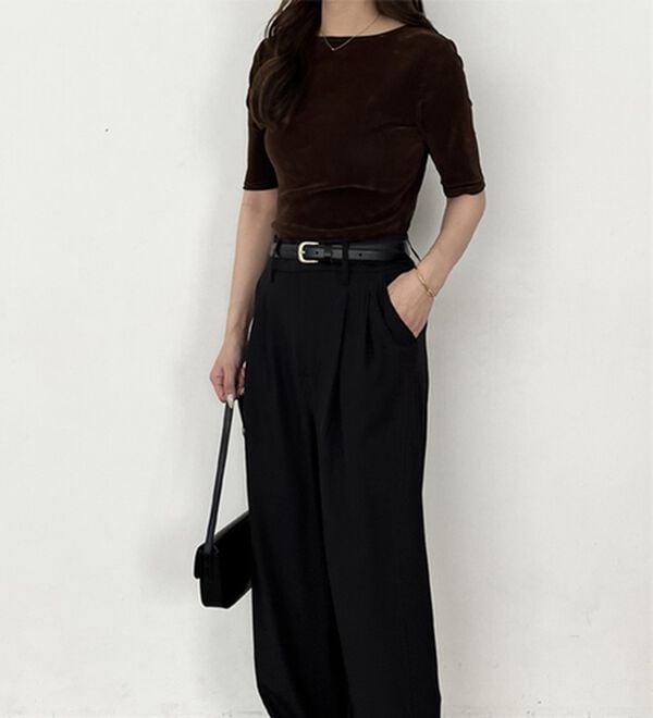 GeeRA（ジーラ）の「ベロアバックオープンカットソー（カットソー）」｜詳細画像