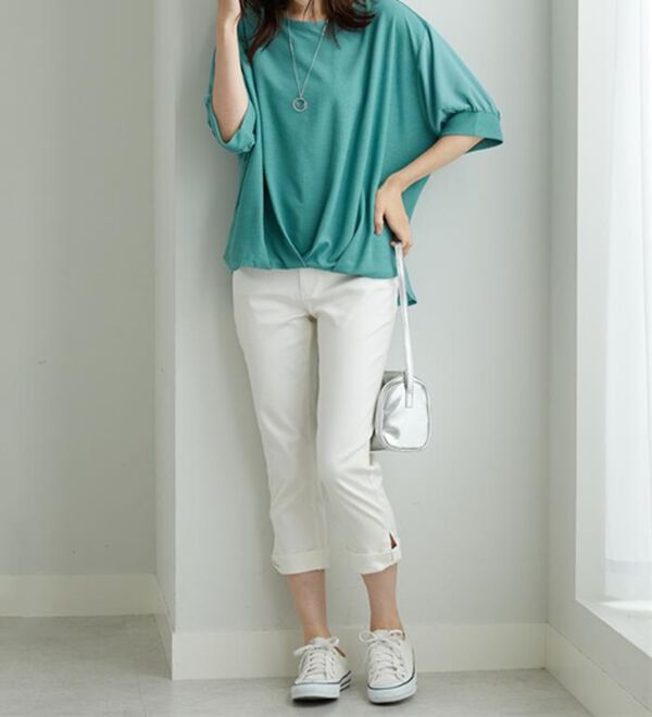 BELLUNA（ベルーナ）の「【新色追加】&ldquo;2点セット&rdquo;ネックレス付！異素材裾タックプルオーバー（カットソー）」｜詳細画像