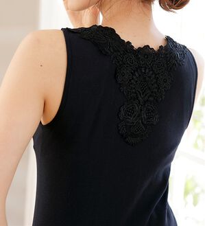 LAVIENNE（ラヴィエンヌ）の「カップ付バックレースタンクトップ（肌着・インナーウェア）」｜ブラック
