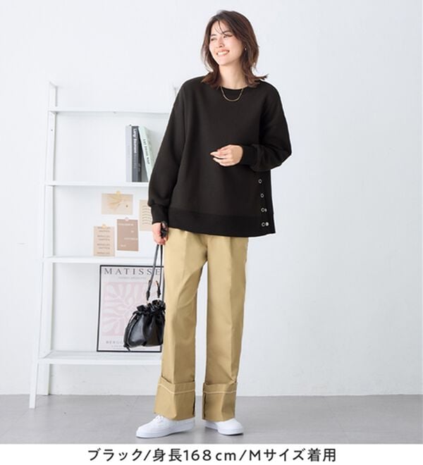 Viola e Viola（ヴィオラ エ ヴィオラ）の「大人の抜け感裏起毛サイドボタントップス（トレーナー・スウェット）」｜詳細画像