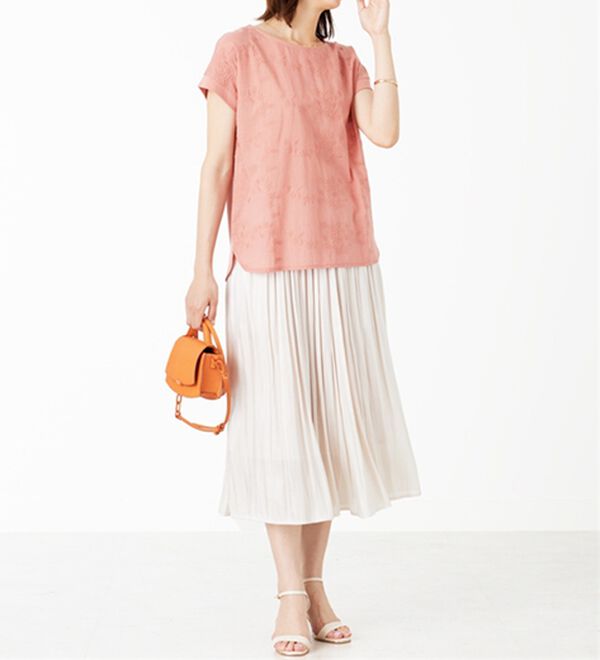 BELLUNA（ベルーナ）の「刺しゅうレース切替プルオーバー（カットソー）」｜詳細画像