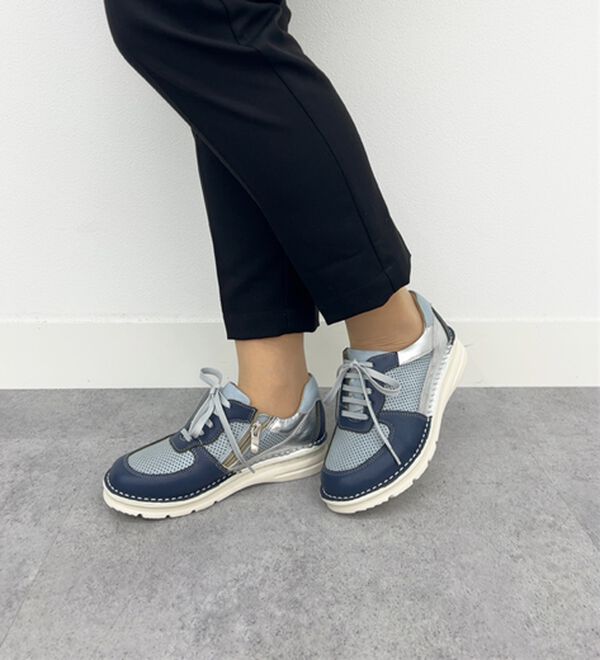 BELLUNA（ベルーナ）の「４Ｅアウトステッチ配色レザースニーカー（スニーカー）」｜詳細画像