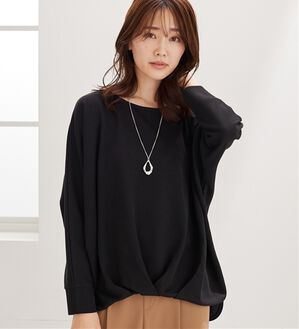 BELLUNA（ベルーナ）の「【新色追加】【2点セット】ネックレス付裾タックデザインプルオーバー（カットソー）」｜黒