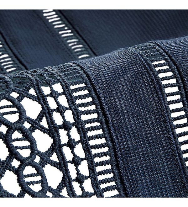 BELLUNA（ベルーナ）の「かのこ素材ケミカルレース使いプルオーバー（カットソー）」｜詳細画像