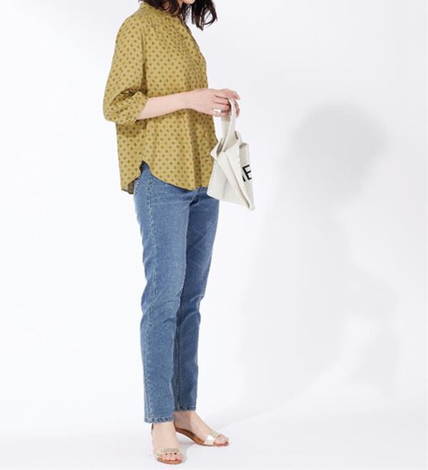 BELLUNA（ベルーナ）の「レーヨン素材ギャザー使いプリントブラウス（ブラウス）」｜詳細画像