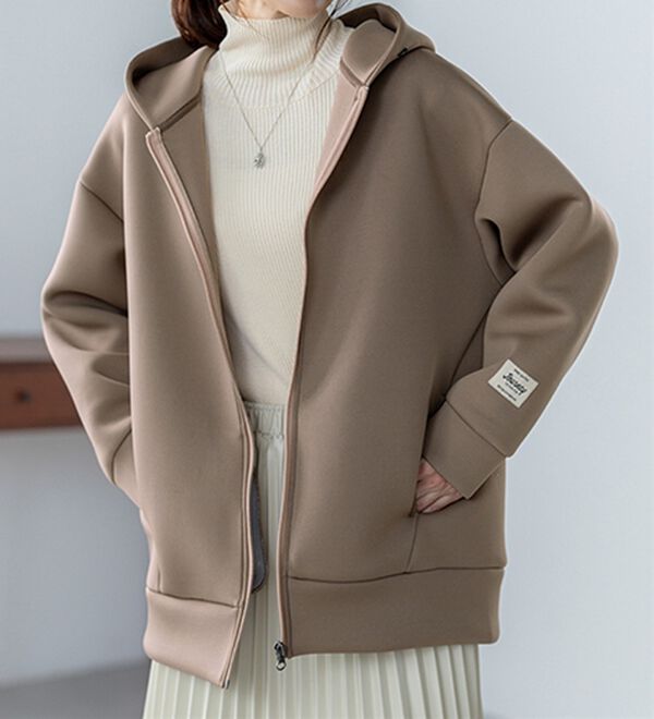 BELLUNA（ベルーナ）の「肩が疲れにくい！マシュマロ感覚ジップフーディー（パーカー）」｜詳細画像