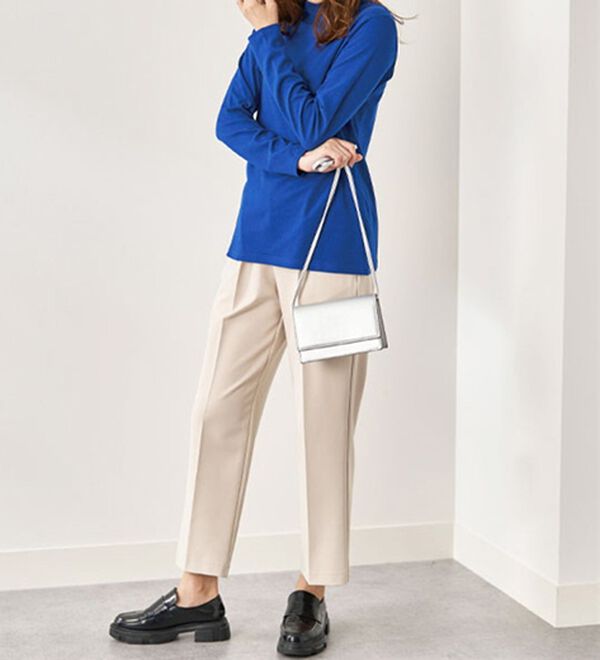 BELLUNA（ベルーナ）の「吸湿発熱ハイネックプルオーバー（カットソー）」｜詳細画像