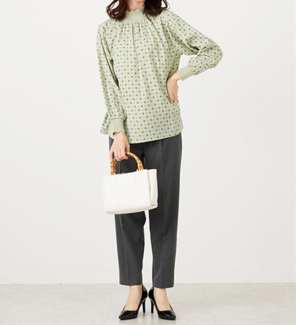 BELLUNA（ベルーナ）の「こっそりおなかがラクラク！ボタン使いウエスト調整テーパードパンツ（テーパードパンツ）」｜詳細画像