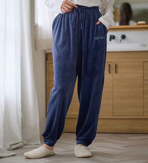 LAVIENNE（ラヴィエンヌ）の「まるで毛布！吸湿発熱ジョガーパンツ（その他パンツ）」｜詳細画像