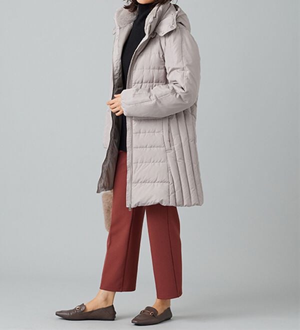 BELLUNA（ベルーナ）の「フレンチダウン使い細見えキルト切替ロングコート（ロングコート）」｜詳細画像