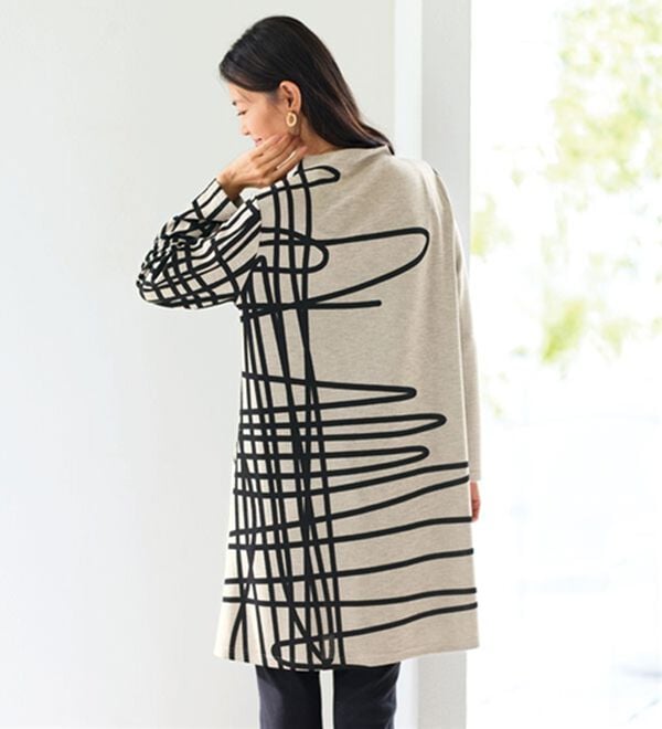 BELLUNA（ベルーナ）の「手描き風プリントカットソーチュニックワンピース（チュニックワンピース）」｜詳細画像