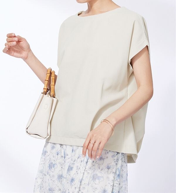 BELLUNA（ベルーナ）の「ミニワッフル素材裾タックプルオーバー（カットソー）」｜詳細画像