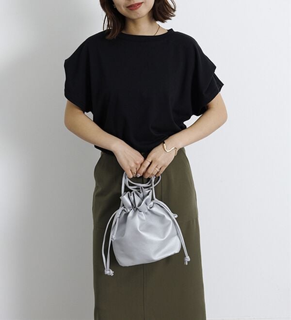 BELLUNA（ベルーナ）の「脱普通のＴシャツ！華奢見せジェラートポンチ素材プルオーバー（カットソー）」｜詳細画像