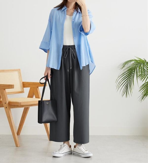嬉しい機能付き！】とろみ素材ドロスト使いワイドパンツ - ベルーナ