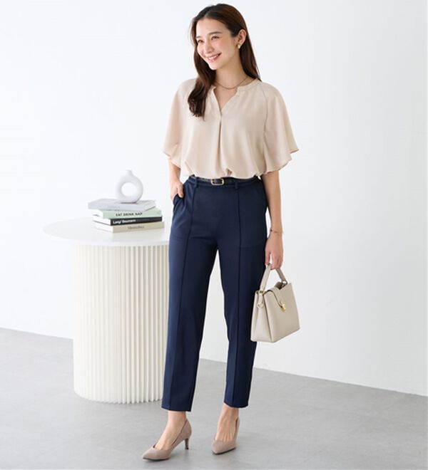 Viola e Viola（ヴィオラ エ ヴィオラ）の「【接触冷感】さらっと涼感フレアスリーブブラウス（ブラウス）」｜詳細画像