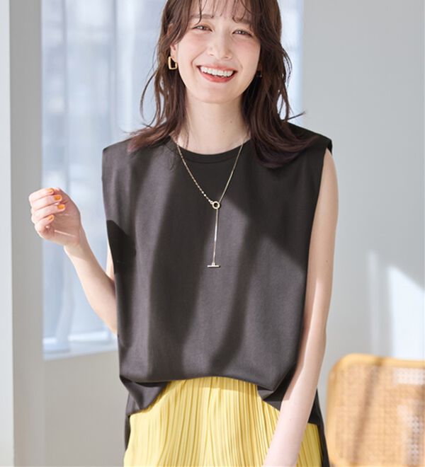 Viola e Viola（ヴィオラ エ ヴィオラ）の「【接触冷感】脇を見せたくない人のためのタンクトップ（タンクトップ・キャミソール）」｜チャコール