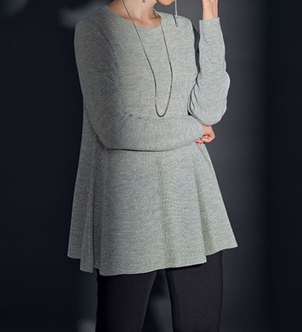 BELLUNA（ベルーナ）の「ラメ入りあぜ編フレアーニットチュニック（ニット・セーター）」｜詳細画像