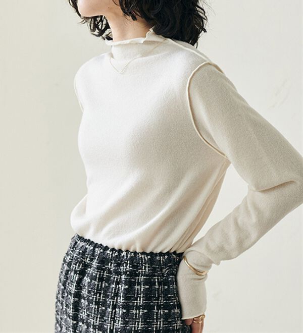 RANAN（ラナン）の「前後２ＷＡＹ！メロウ使いニットソーフリルプルオーバー（カットソー）」｜詳細画像