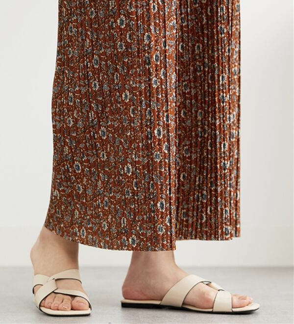 BELLUNA（ベルーナ）の「なめらか素材ゆったりプリーツパンツ（ワイドパンツ・ガウチョ）」｜詳細画像