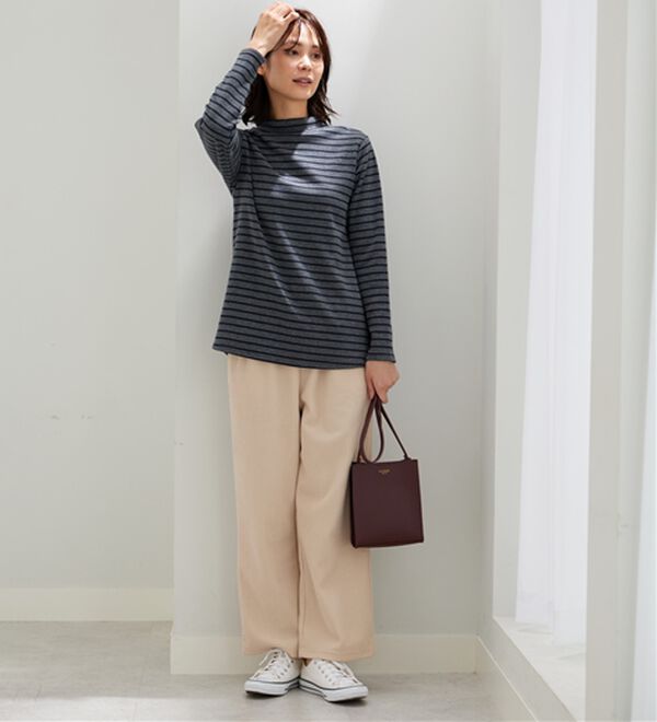 BELLUNA（ベルーナ）の「ふわふわ裏ファーハイネックプルオーバー（カットソー）」｜詳細画像