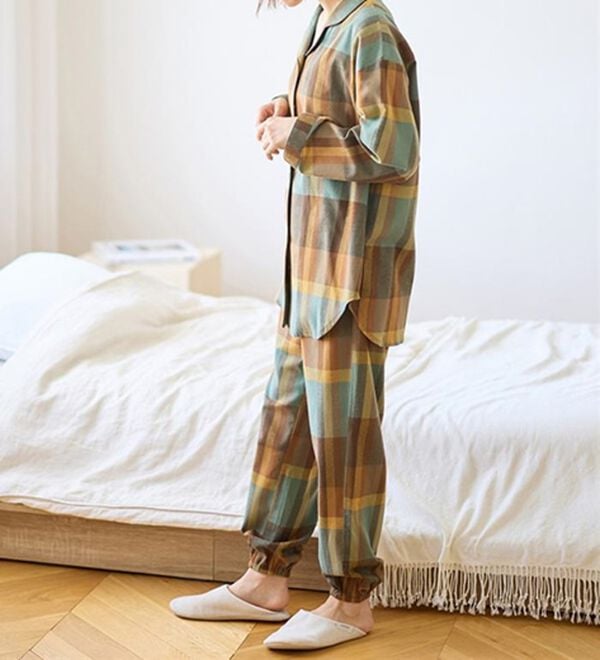 LAVIENNE（ラヴィエンヌ）の「綿１００％ふんわり柔か微起毛パジャマ（パジャマ・ルームウェア）」｜詳細画像