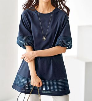 BELLUNA（ベルーナ）の「汗ジミ対策！シアーチェック切替チュニック（チュニック）」｜ネイビー