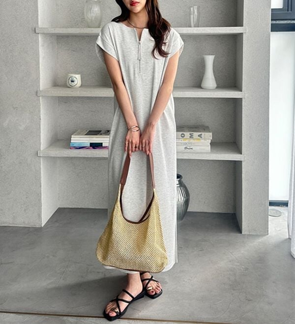 GeeRA（ジーラ）の「前後２ＷＡＹハーフジップＩラインワンピース（カットソーワンピース）」｜詳細画像