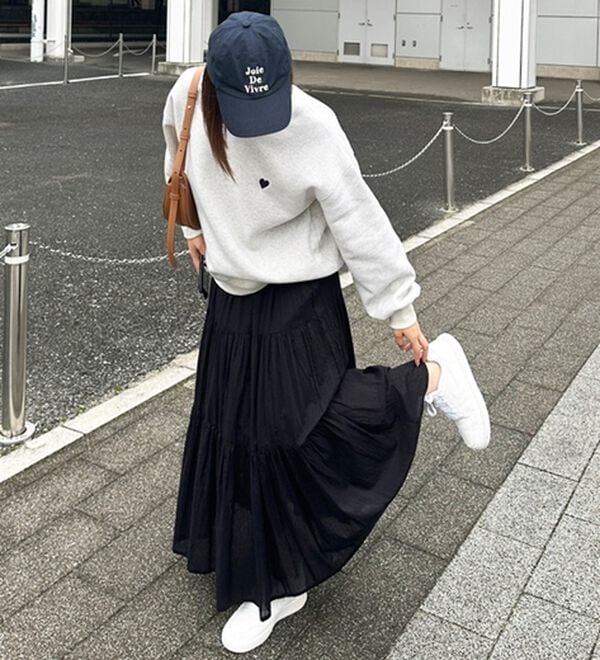 GeeRA（ジーラ）の「ロゴ＆ハート刺しゅう裏起毛スウェット（トレーナー・スウェット）」｜詳細画像