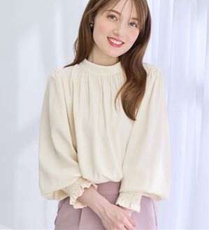 alotta（アロッタ）の「ボリューム袖上品とろみブラウス（ブラウス）」｜アイボリー