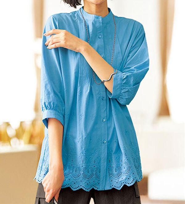 BELLUNA（ベルーナ）の「裾スカラップ刺しゅうシャツブラウス（ブラウス）」｜ブルー