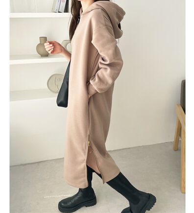 GeeRA（ジーラ）の「裏起毛裾ファスナーパーカーワンピース（カットソーワンピース）」