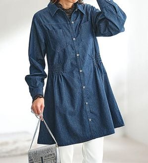 BELLUNA（ベルーナ）の「シャーリング使いデニムシャツチュニック（チュニック）」｜インディゴ
