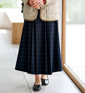 BELLUNA（ベルーナ）の「なめらかウール調タックデザインスカート（ひざ丈スカート）」｜ネイビー×グレー