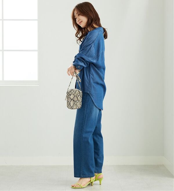 BELLUNA（ベルーナ）の「デニム素材ポケット付ゆったりシャツ（チュニック）」｜詳細画像