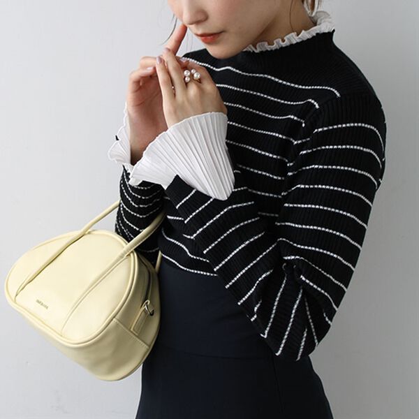 GeeRA（ジーラ）の「プリーツ付ハイネックリブニットトップス（ニット・セーター）」｜詳細画像