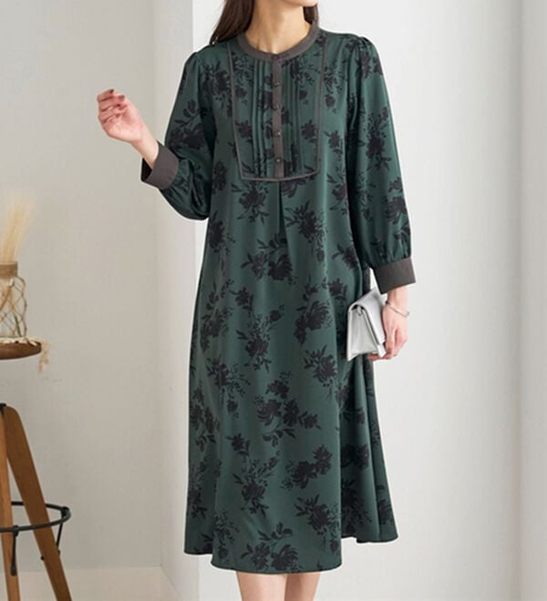 BELLUNA（ベルーナ）の「ビンテージ柄ピンタック使いワンピース（その他ワンピース）」｜詳細画像