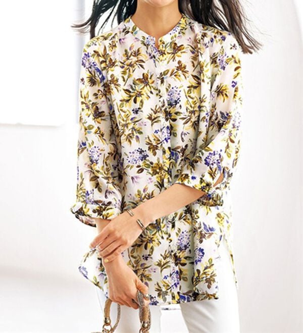 BELLUNA（ベルーナ）の「涼感やわらか袖リボンシャツチュニック（チュニック）」｜アイボリー系花柄