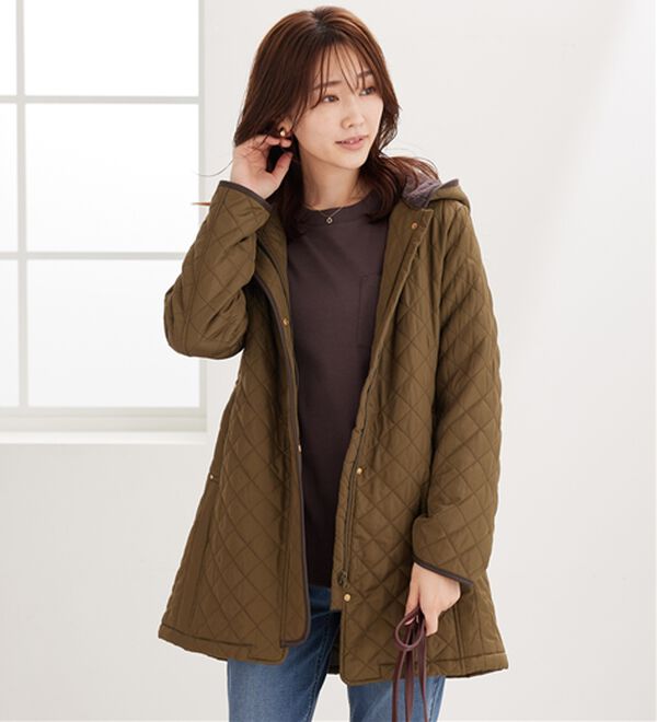 BELLUNA（ベルーナ）の「吸湿発熱ポンチ素材袖切替プルオーバー（カットソー）」｜詳細画像