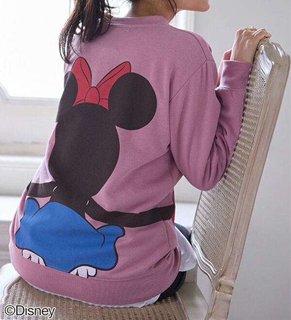 BELLUNA（ベルーナ）の「＜Ｄｉｓｎｅｙ＞【ミッキー＆ミニー】抱き着きプリント裏起毛トレーナー（カットソー）」｜詳細画像