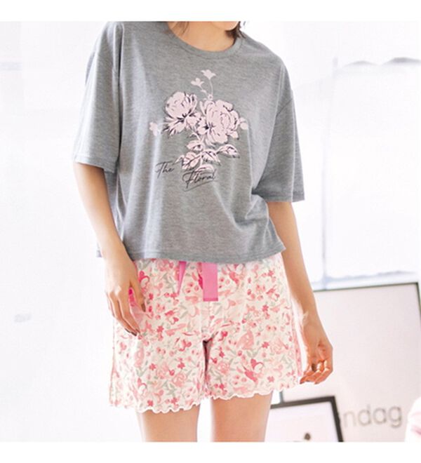 レーヨンブレンド フラワーTシャツ＆ショートパンツセット