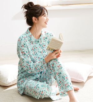 「選べて楽しい華やかスムースパジャマ（パジャマ・ルームウェア）」｜チェリー(丸衿)