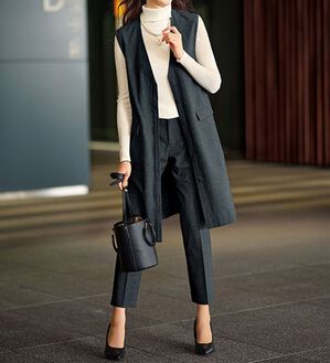 BELLUNA（ベルーナ）の「キレイ見え！ロングジレセットアップ（パンツスーツ）」｜杢チャコール