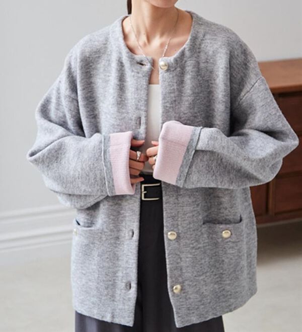 RANAN（ラナン）の「裏配色ゴールド調ボタンニットコーディガン（ニットカーディガン）」｜詳細画像