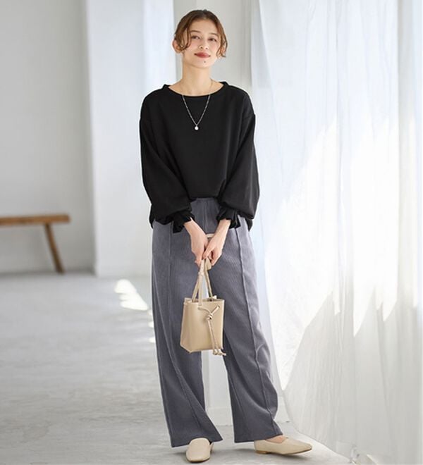 Viola e Viola（ヴィオラ エ ヴィオラ）の「裏ファー袖タックプルオーバー（カットソー）」｜詳細画像