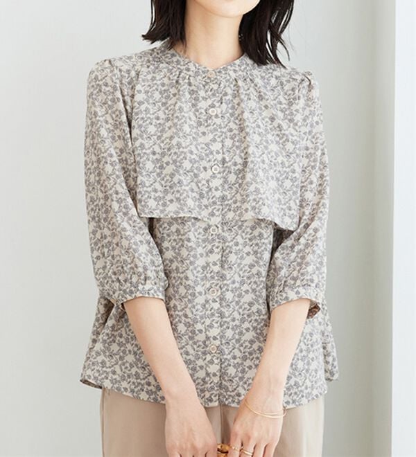 BELLUNA（ベルーナ）の「ケープ風デザインブラウス（ブラウス）」｜アイボリー系