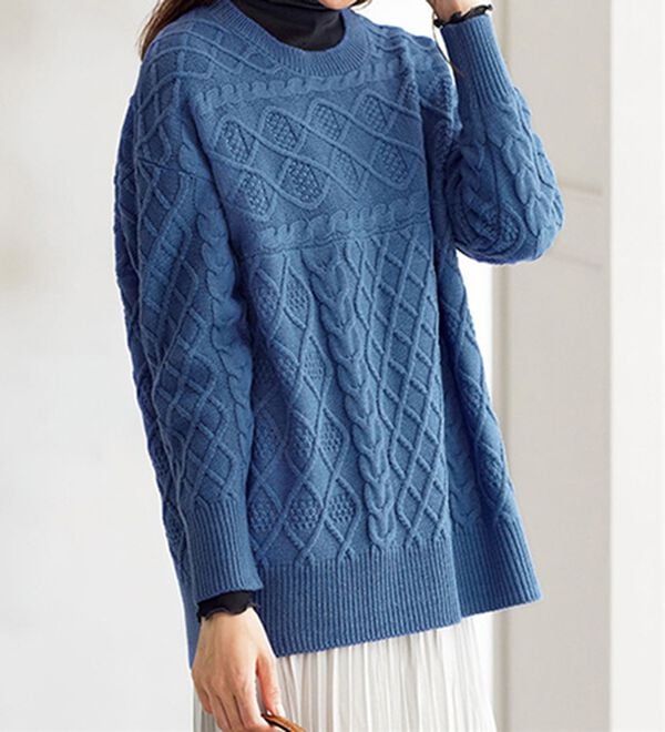 BELLUNA（ベルーナ）の「ゆったり着映える♪ケーブル柄編地変化セーター（ニット・セーター）」｜ブルー