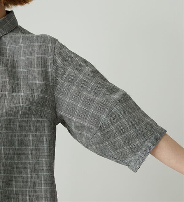 BELLUNA（ベルーナ）の「サッカー素材バックフレアーブラウス（ブラウス）」｜詳細画像